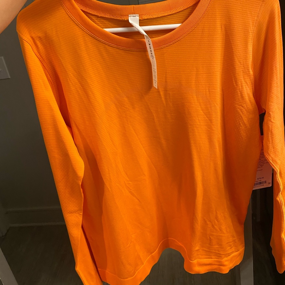 Lululemon long sleeve tee